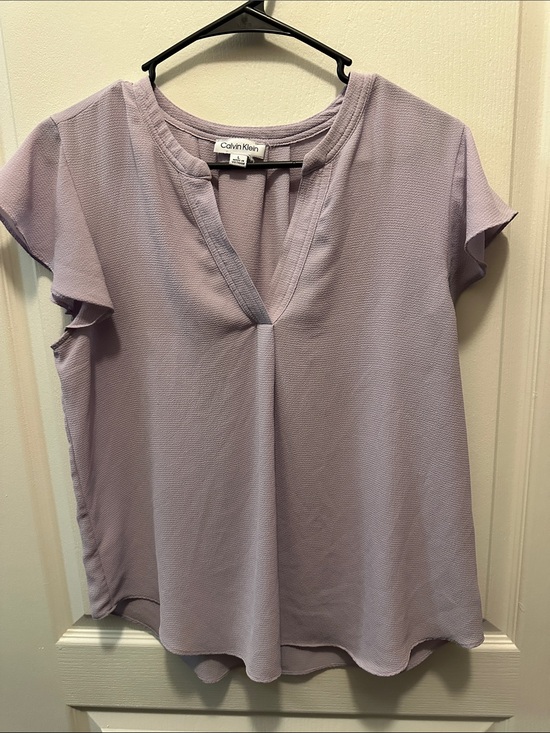 Calvin Klein Tops - Calvin Klein Soft Lavender Split-Neck Flutter Sleeve Blouse